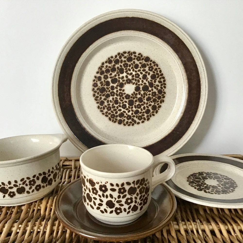 Vintage Ironstone Dishes 5 pieces